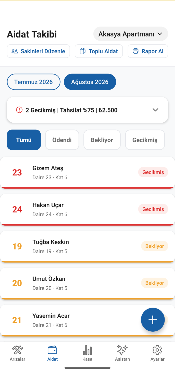 Site Yönetim uygulamasının Aidat Takibi ekranı: Ağustos 2026 dönemi, tahsilat yüzdesi, ödendi / bekliyor / gecikmiş daireler